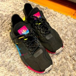 Adidas NMD R1 V2 Tokyo Nights Pink Blue Yellow Black 675001 womens size 7
